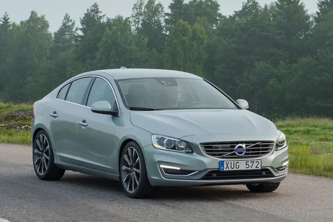 Volvo S60 T3 Summum 2013 view 9