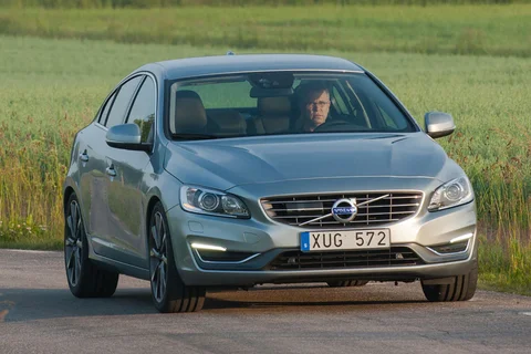 Volvo S60 T3 Summum 2013 view 10