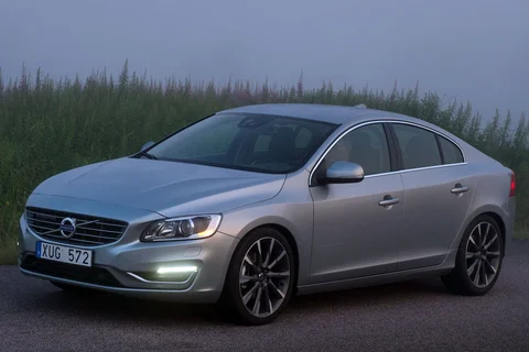 Volvo S60 T3 Summum 2013 view 12