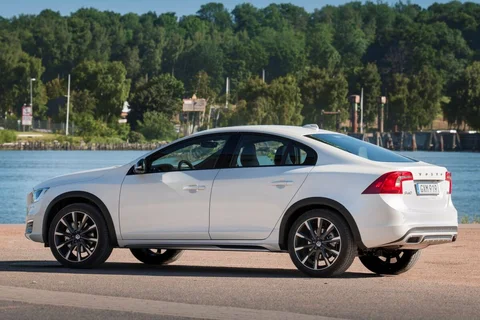 Volvo S60 Cross Country D3 Nordic+ 2016 view 5