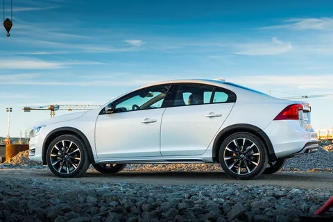 Volvo S60 Cross Country D3 Nordic+ 2016 view 8
