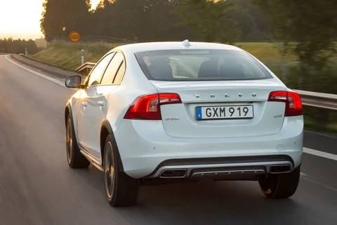 Volvo S60 Cross Country D3 Nordic+ 2016 view 9