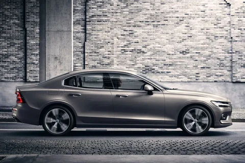 Volvo S60 T5 R-Design 2019 view 11