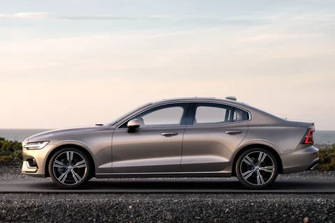 Volvo S60 T5 R-Design 2019 view 12