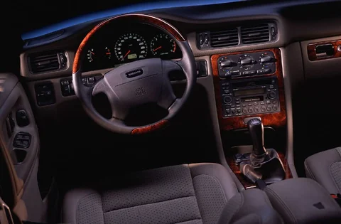 Volvo S70 T-5 1997 view 3