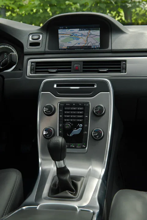Volvo S80 D4 Kinetic 2013 view 12