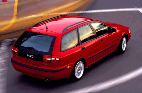 Volvo V40 1.8i Europa 2000 view 4
