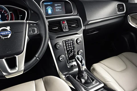 Volvo V40 D2 Kinetic 2015 view 9