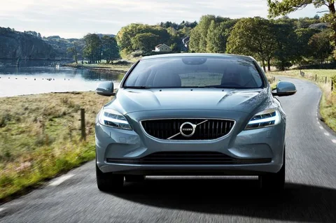 Volvo V40 T3 Dynamic Edition 2018 view 3