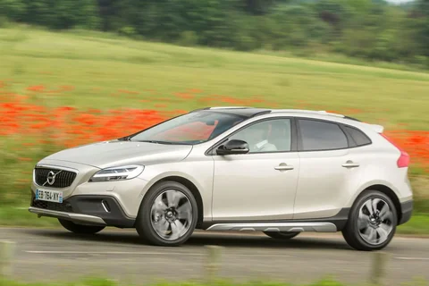 Volvo V40 Cross Country D3 Dynamic Edition 2018 view 3