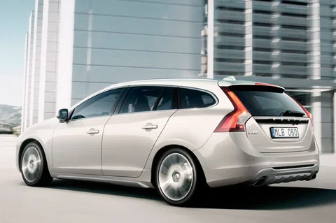 Volvo V60 D3 Summum 2010 view 2
