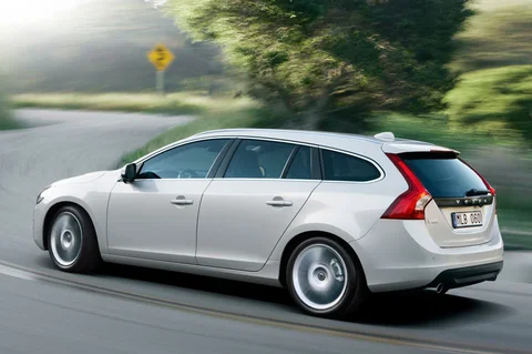 Volvo V60 D3 Summum 2010 view 3