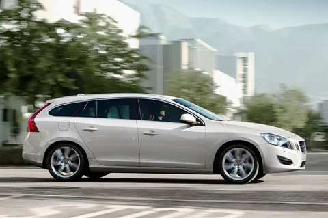 Volvo V60 D3 Summum 2010 view 11