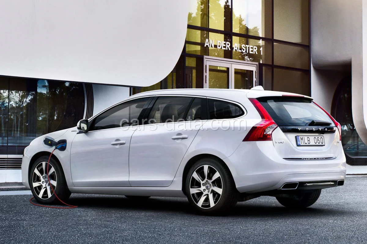 Volvo V60 D6 AWD Twin Engine Summum 2015 front view