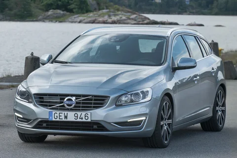 Volvo V60 D5 Polar+ 2017 view 5