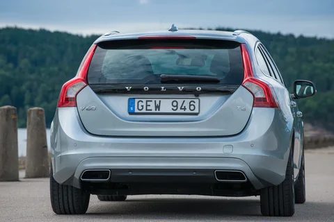 Volvo V60 D5 Polar+ 2017 view 6