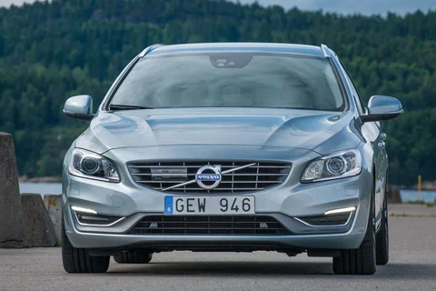 Volvo V60 D5 Polar+ 2017 view 7