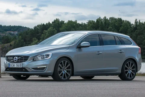 Volvo V60 D5 Polar+ 2017 view 8