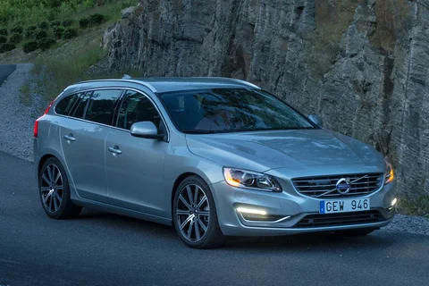 Volvo V60 D5 Polar+ 2017 view 12