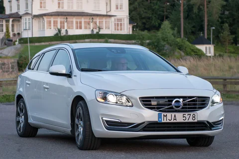 Volvo V60 D6 AWD Twin Engine Summum 2015 view 5