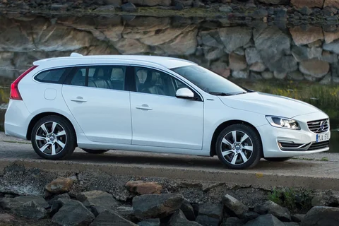 Volvo V60 D6 AWD Twin Engine Summum 2015 view 10