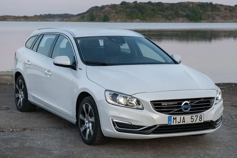 Volvo V60 D6 AWD Twin Engine Summum 2015 view 12