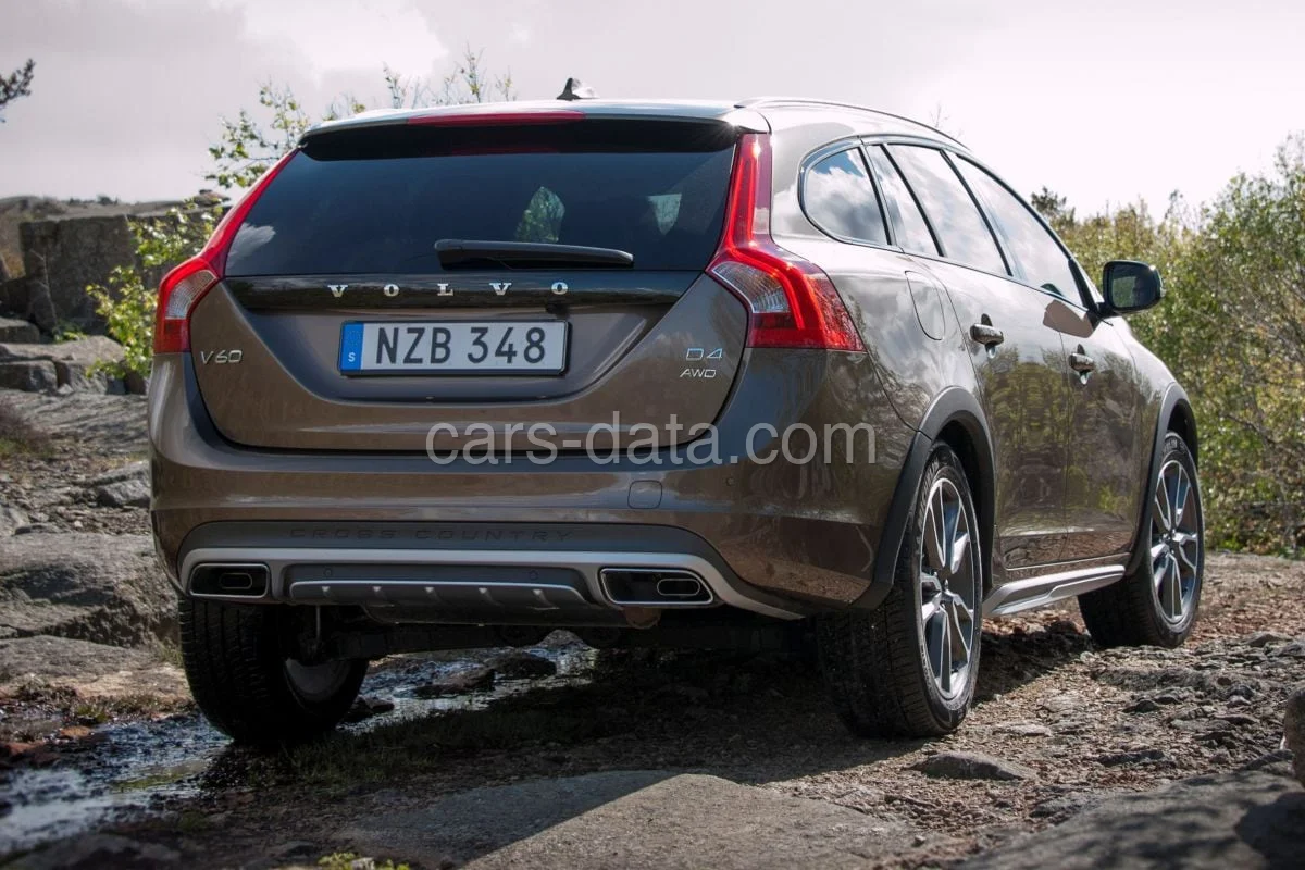 Volvo V60 Cross Country D4 Summum 2015 front view