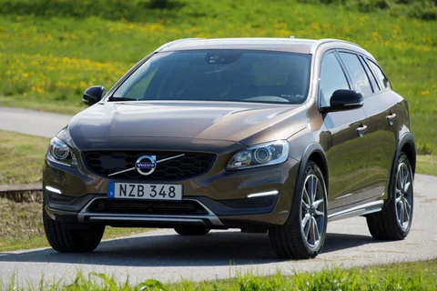 Volvo V60 Cross Country D4 Summum 2015 view 9