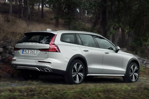 Volvo V60 Cross Country D4 AWD 2019 view 5