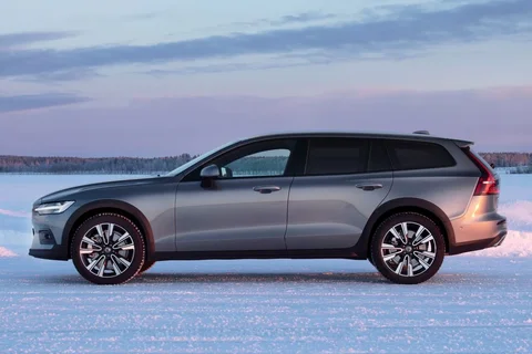 Volvo V60 Cross Country D4 AWD 2019 view 8