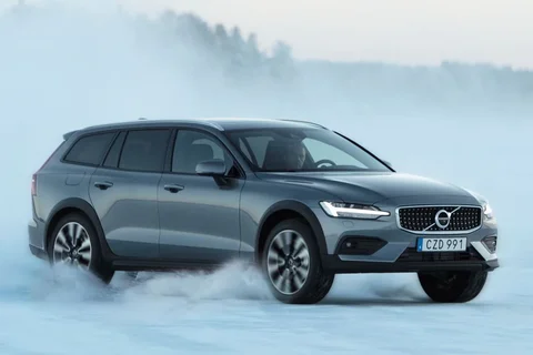 Volvo V60 Cross Country D4 AWD 2019 view 12
