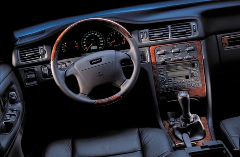 Volvo V70 TDI 2.5 1997 view 3
