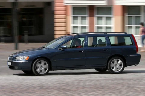 Volvo V70 D5 Summum 2005 view 2