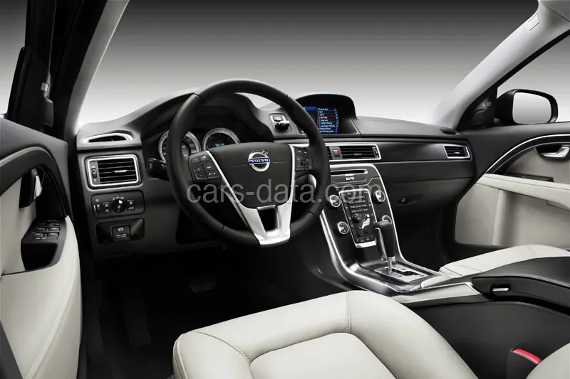 Volvo V70 D4 Kinetic 2013 front view