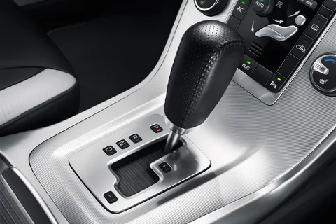 Volvo V70 D5 R-Design 2012 view 8