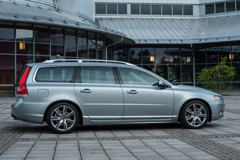 Volvo V70 T5 Summum 2013 view 3