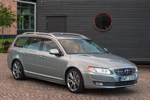 Volvo V70 T5 Summum 2013 view 5