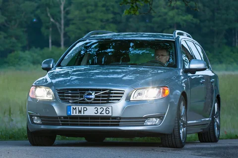 Volvo V70 T5 Summum 2013 view 6