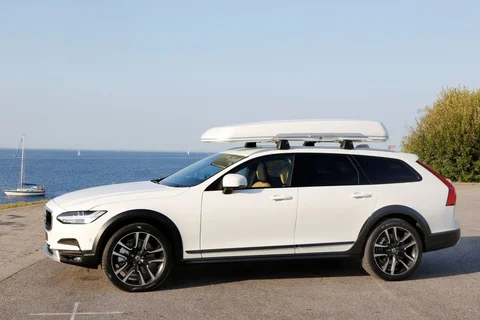 Volvo V90 Cross Country D5 AWD 2017 view 6