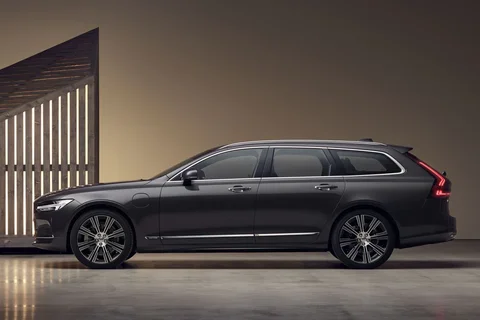 Volvo V90 B4 Plus 2022 view 2