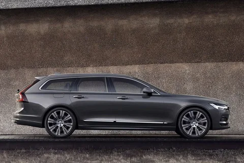 Volvo V90 B4 Plus 2022 view 3