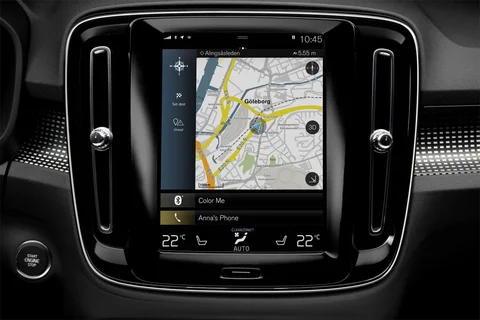 Volvo XC40 B3 Momentum 2021 view 5