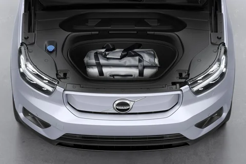 Volvo XC40 Recharge P8 AWD 2020 view 5