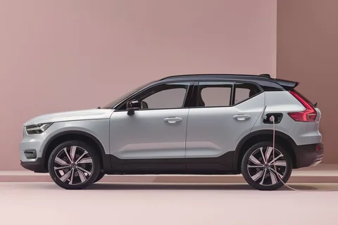 Volvo XC40 Recharge P8 AWD 2020 view 8