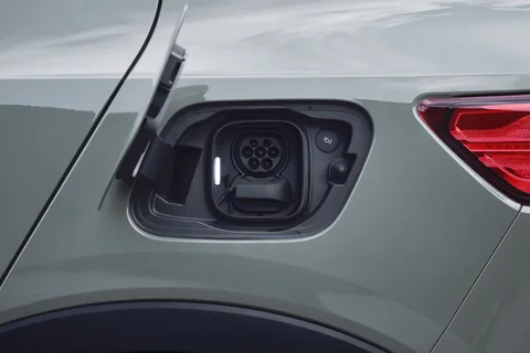 Volvo XC40 Recharge Extended Range Plus 2023 view 12