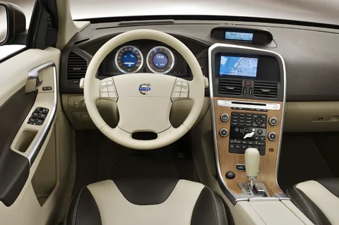 Volvo XC60 D3 Summum 2010 view 4
