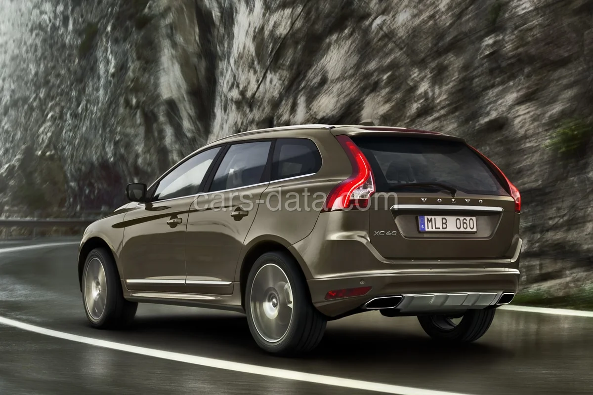 Volvo XC60 T6 Kinetic 2015 front view