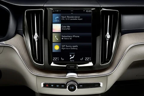 Volvo XC60 B5 R-Design 2019 view 12