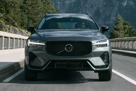 Volvo XC60 T8 Polestar Engineered 2025 view 10