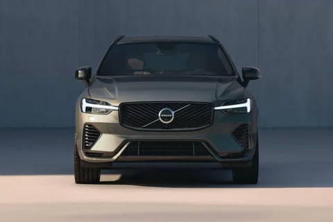 Volvo XC60 T8 Polestar Engineered 2025 view 11